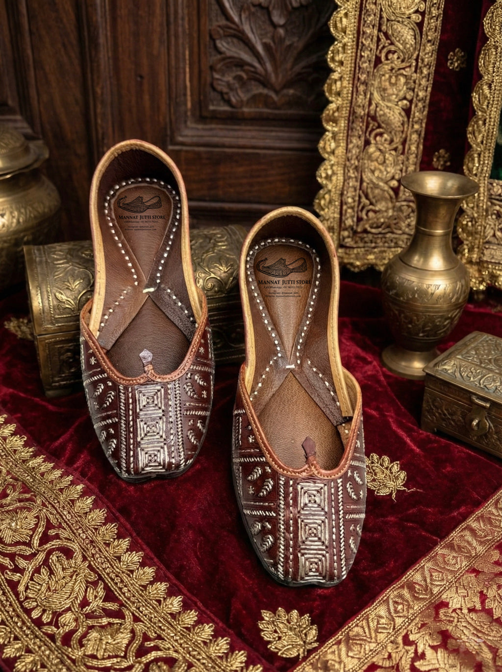 The Gold Leafes