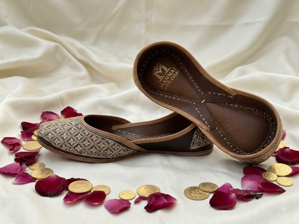 Ivory Gold Flower Medallion Embroidered Jutti | Handcrafted Indian Ethnic Footwear